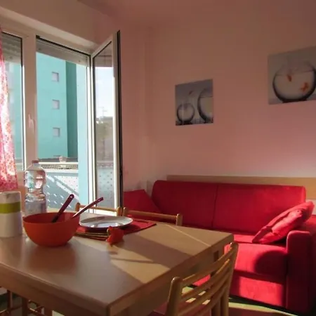 Great Apartment In Central Location Near The Beach 아파트 비비오네