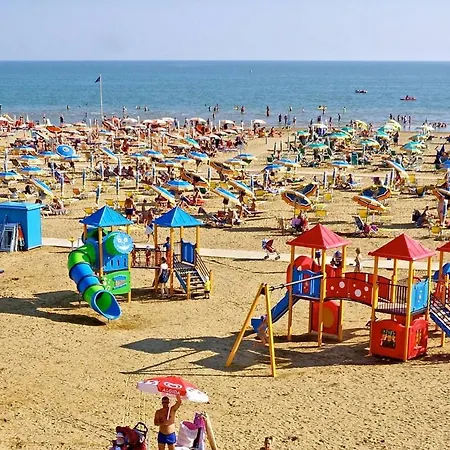Great Apartment In Central Location Near The Beach *