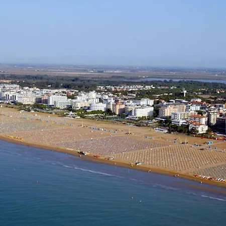 아파트 Great Apartment In Central Location Near The Beach